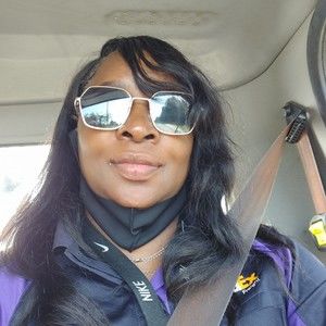 Meet your Posher, Tonya